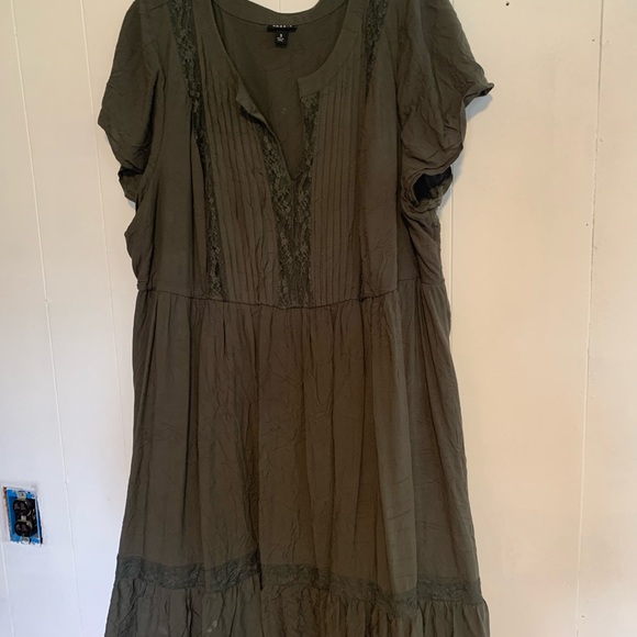 Green size 3 torrid dress - Picture 2 of 3